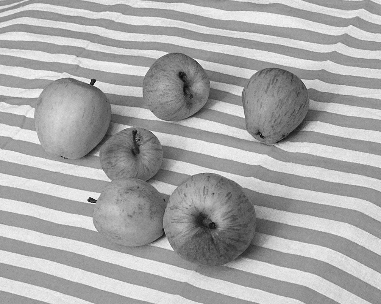 Red Apples On Yellow Stripes, Finistère, 2020